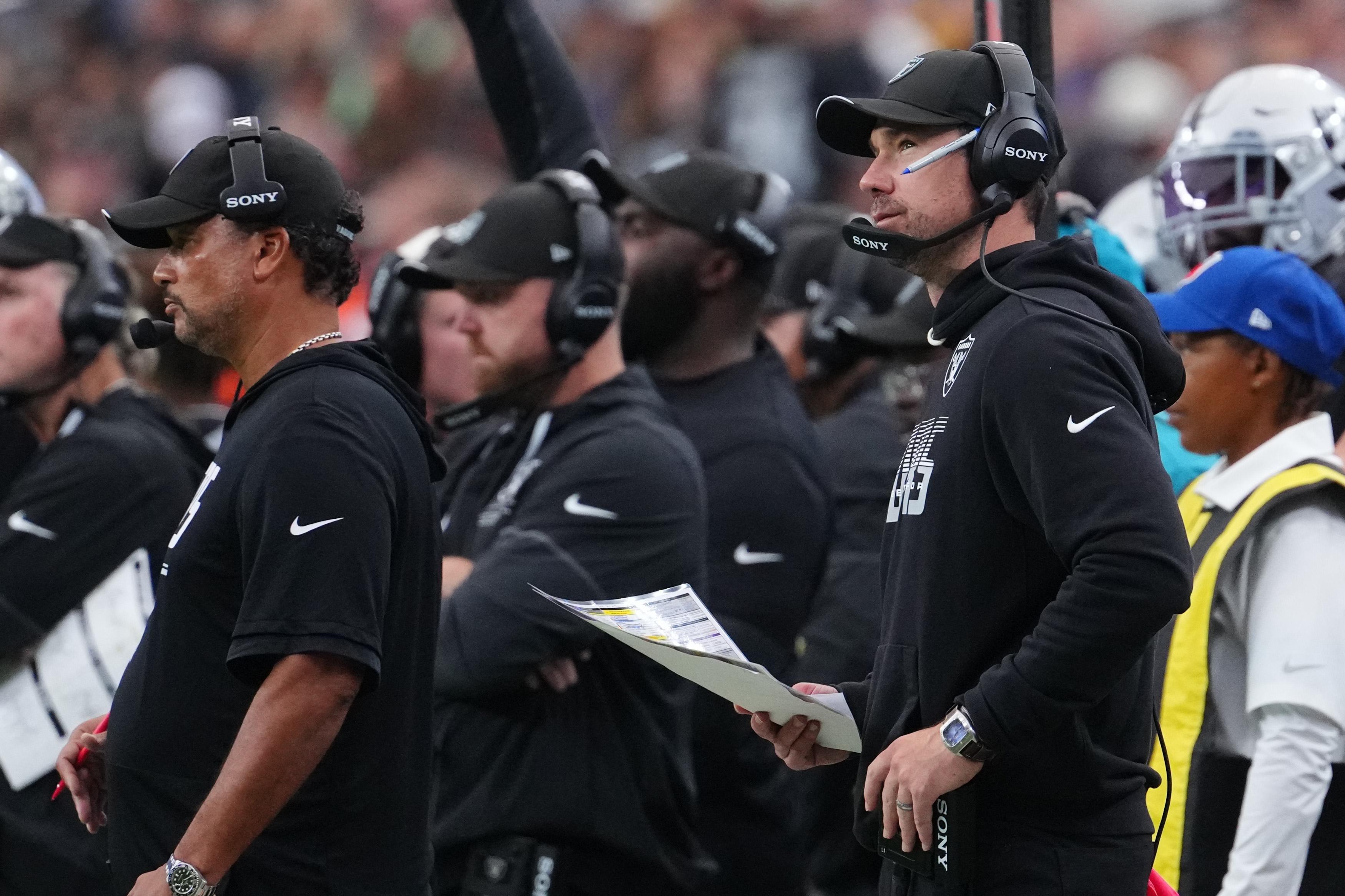 Defensive collapse, offensive impotence leading to Raiders’ freefall
